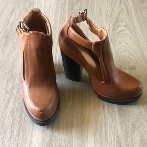 New qupid heels/wedges